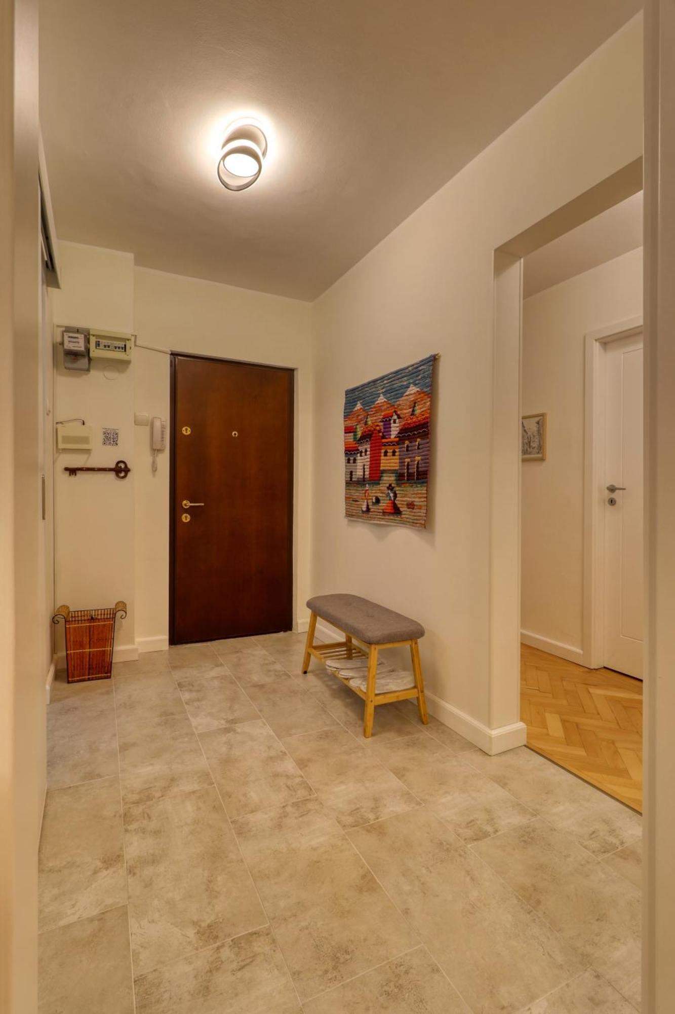 Quito Apartment - Stylish & Quiet Bukares Bagian luar foto
